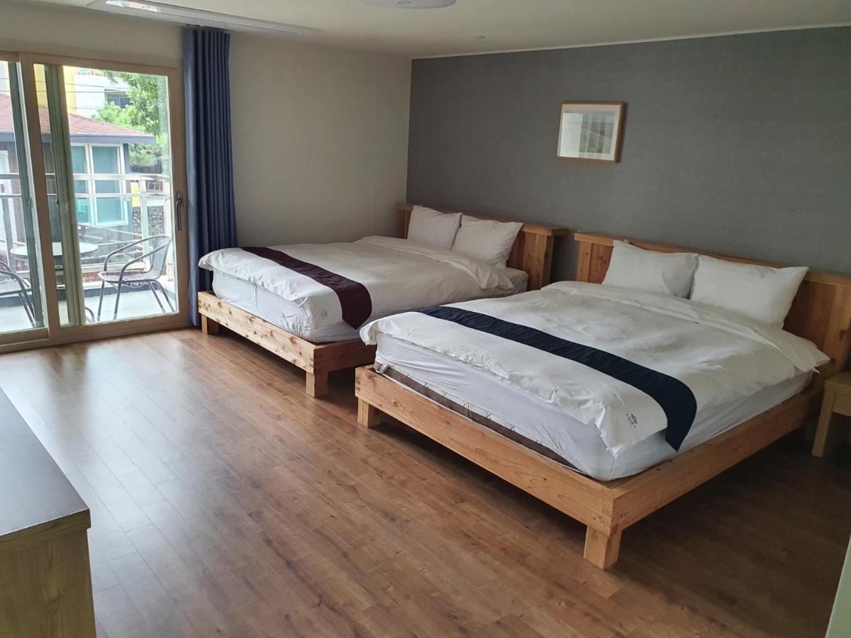 Cheonjiyeon Crystal Hotel Seogwipo Ngoại thất bức ảnh