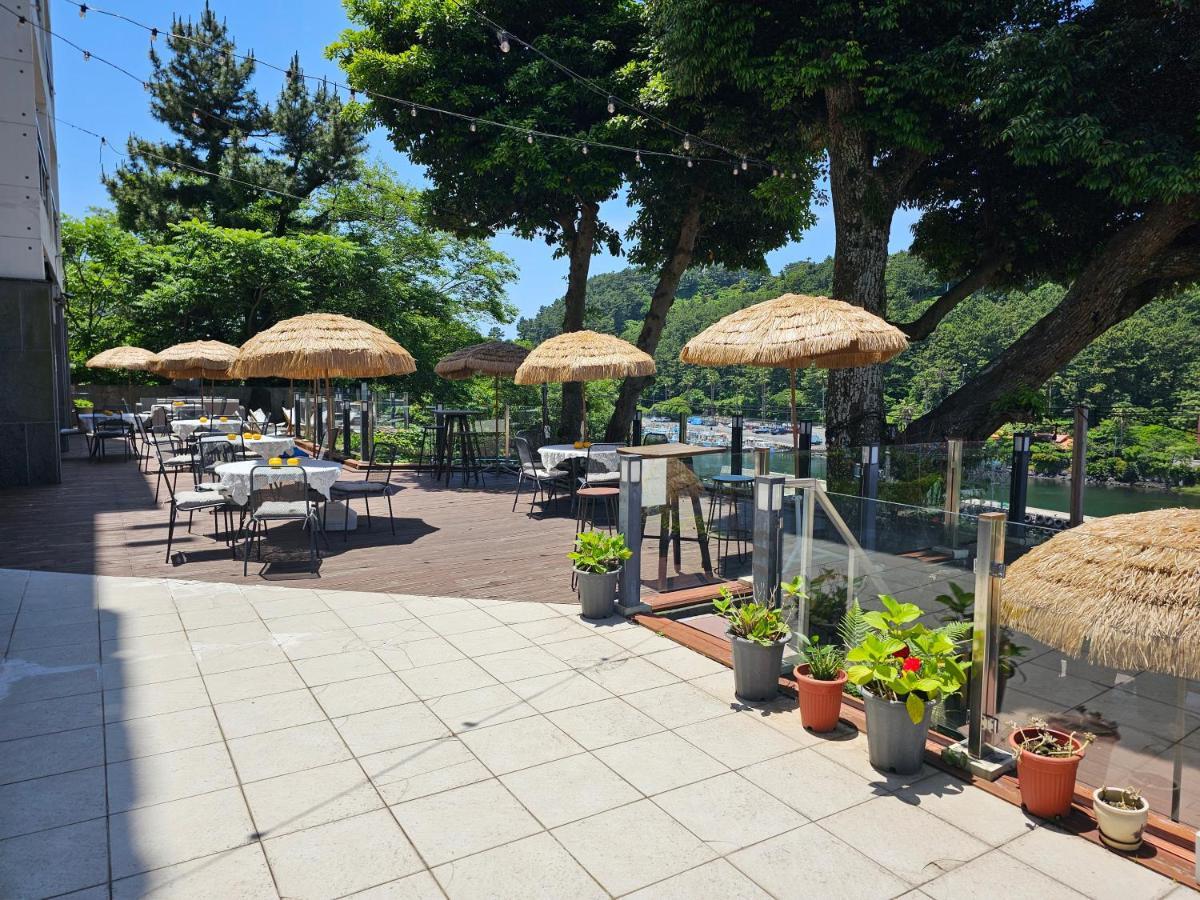 Cheonjiyeon Crystal Hotel Seogwipo Ngoại thất bức ảnh