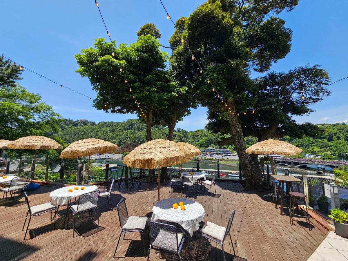 Cheonjiyeon Crystal Hotel Seogwipo Ngoại thất bức ảnh