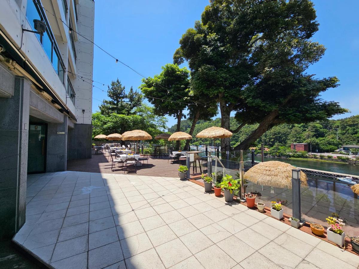 Cheonjiyeon Crystal Hotel Seogwipo Ngoại thất bức ảnh