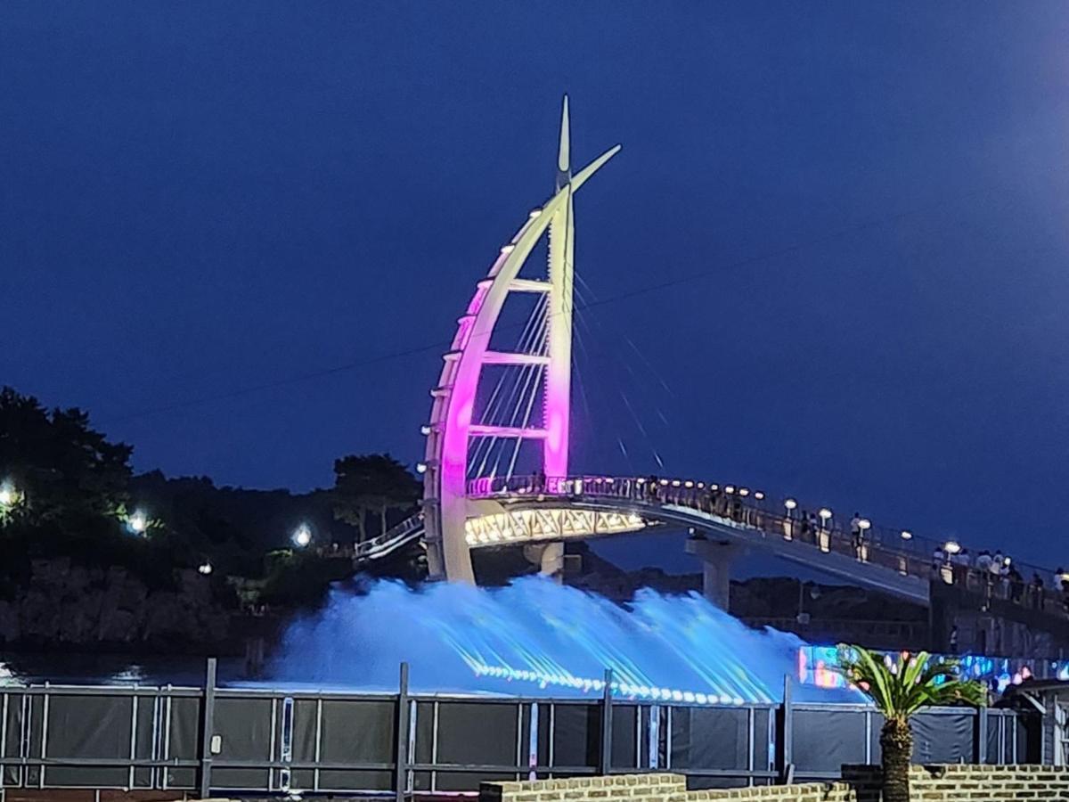 Cheonjiyeon Crystal Hotel Seogwipo Ngoại thất bức ảnh