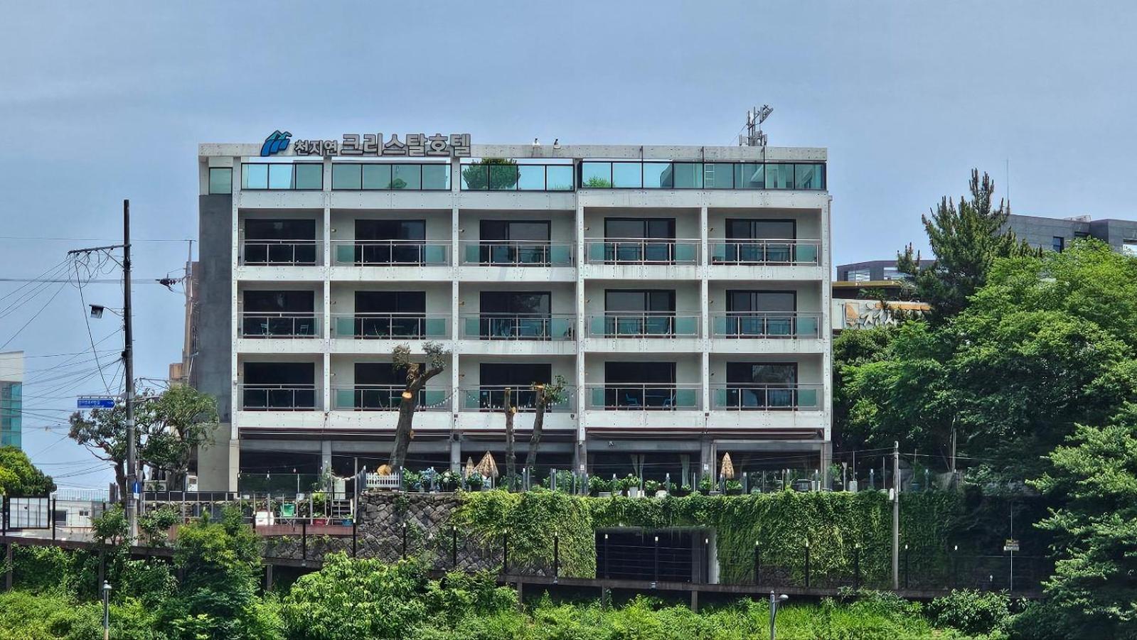 Cheonjiyeon Crystal Hotel Seogwipo Ngoại thất bức ảnh