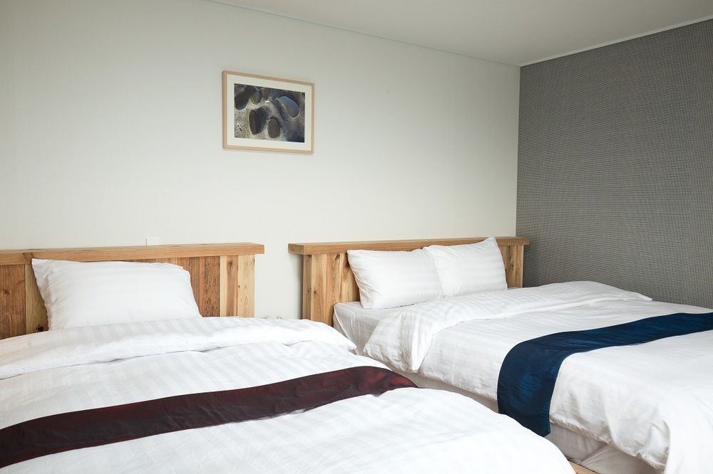 Cheonjiyeon Crystal Hotel Seogwipo Ngoại thất bức ảnh