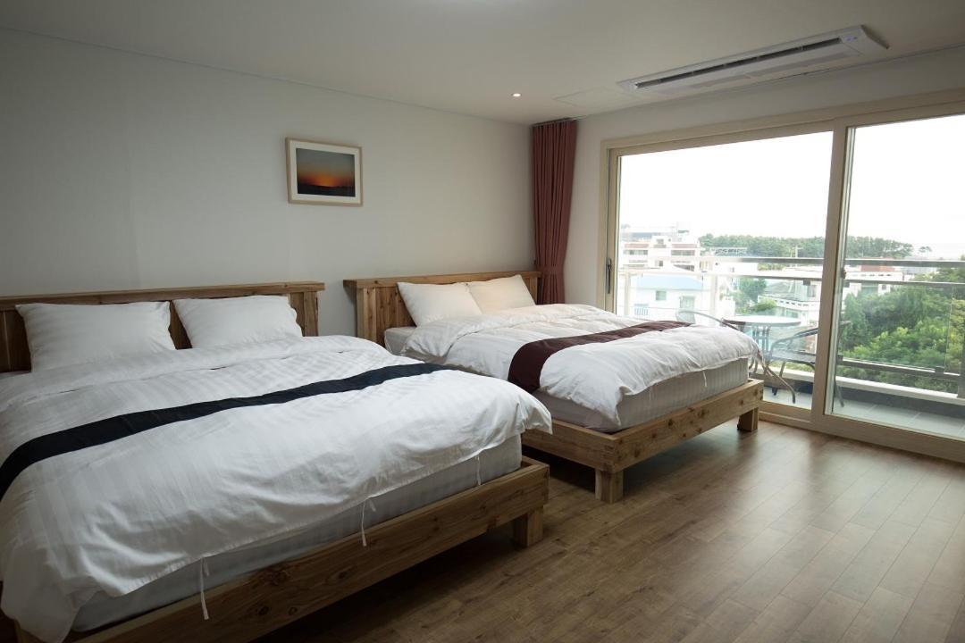 Cheonjiyeon Crystal Hotel Seogwipo Ngoại thất bức ảnh